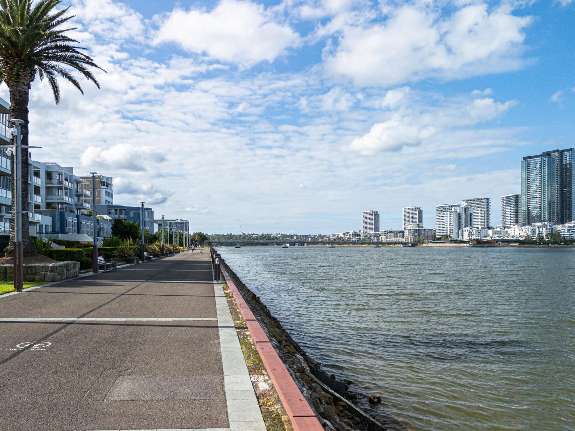 High Floor Skyline View 2br Close2olympic Park Apartment *